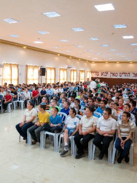 מילדים רכים לחיילים נחושים: גן ישראל ארץ הקודש נפתח בסערה